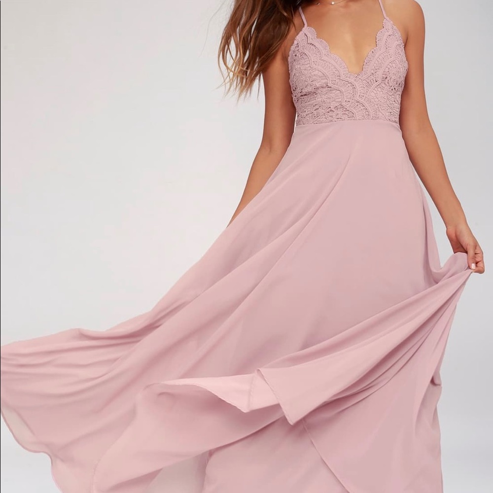 Lulu’s Madalyn Lace Maxi Dress Size Small